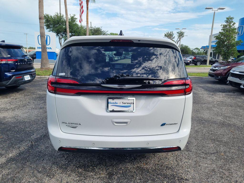 Chrysler Pacifica 2024