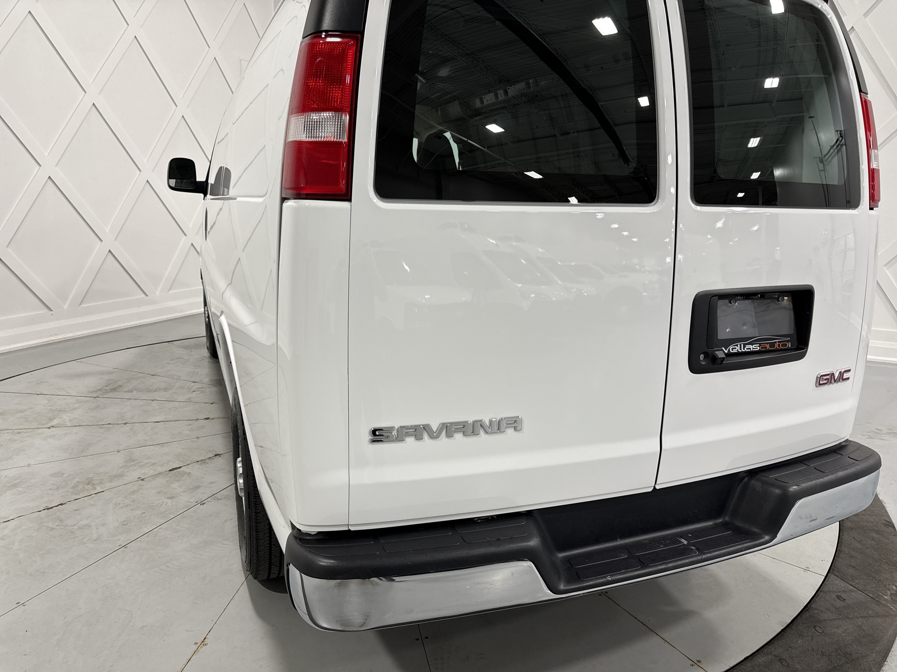 GMC Savana 2024