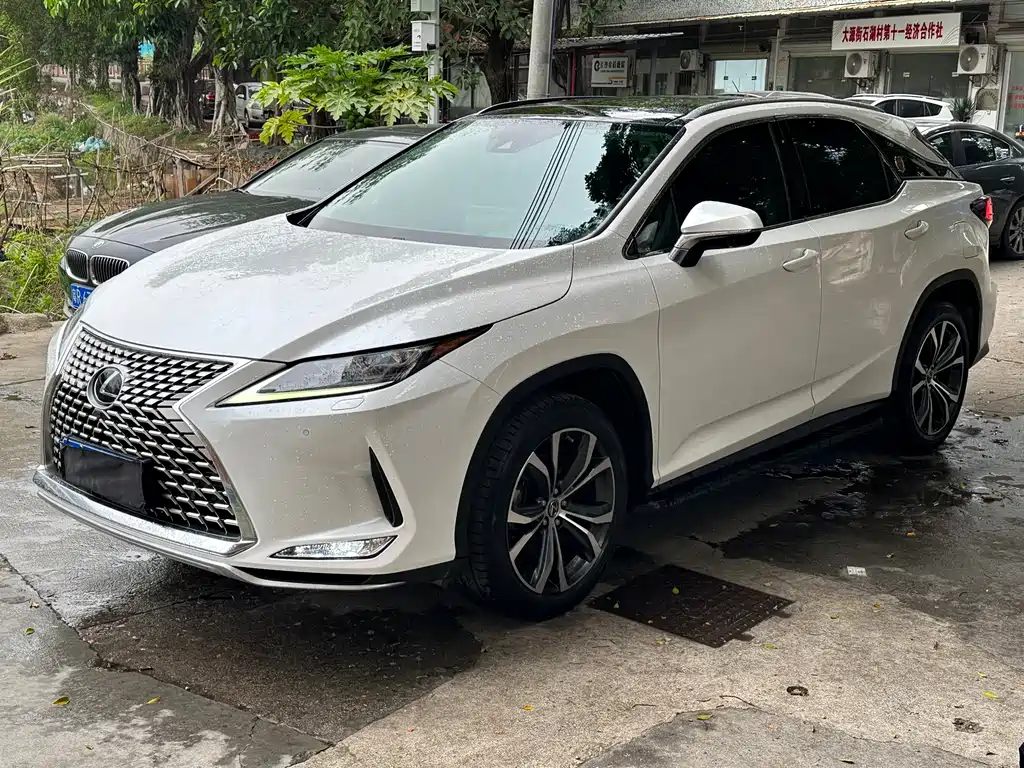 Lexus RX 2022