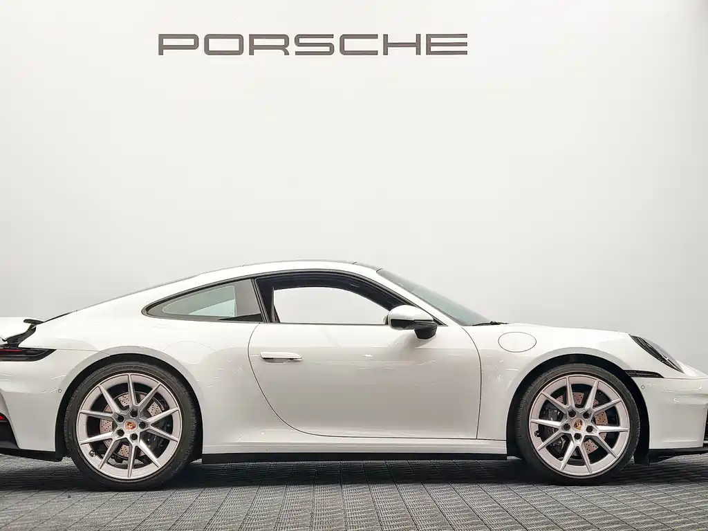 Porsche 911 2025