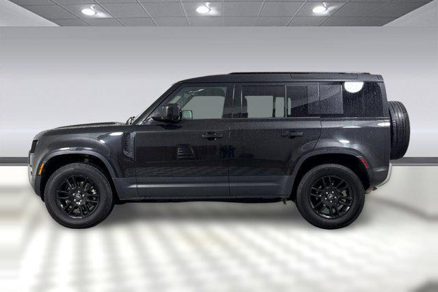 Land Rover Defender 2025