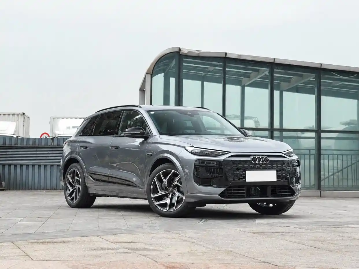 Audi e-tron 2025