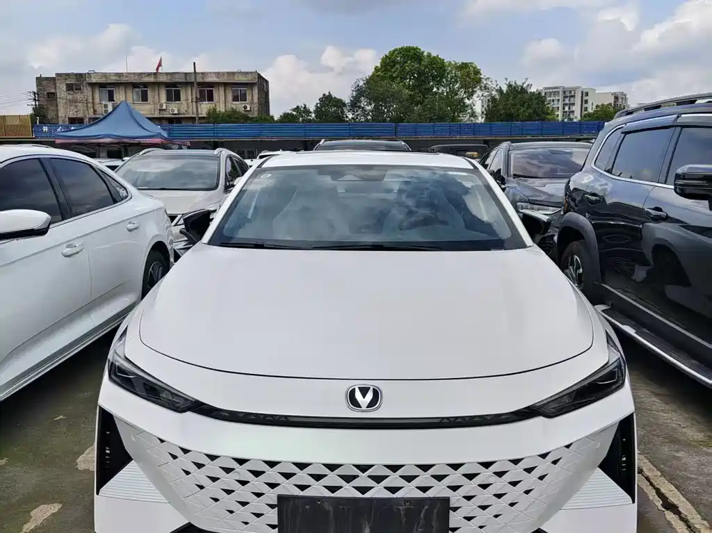 Changan UNI-V 2024