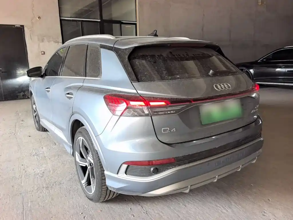 Audi Q4 e-tron 2024