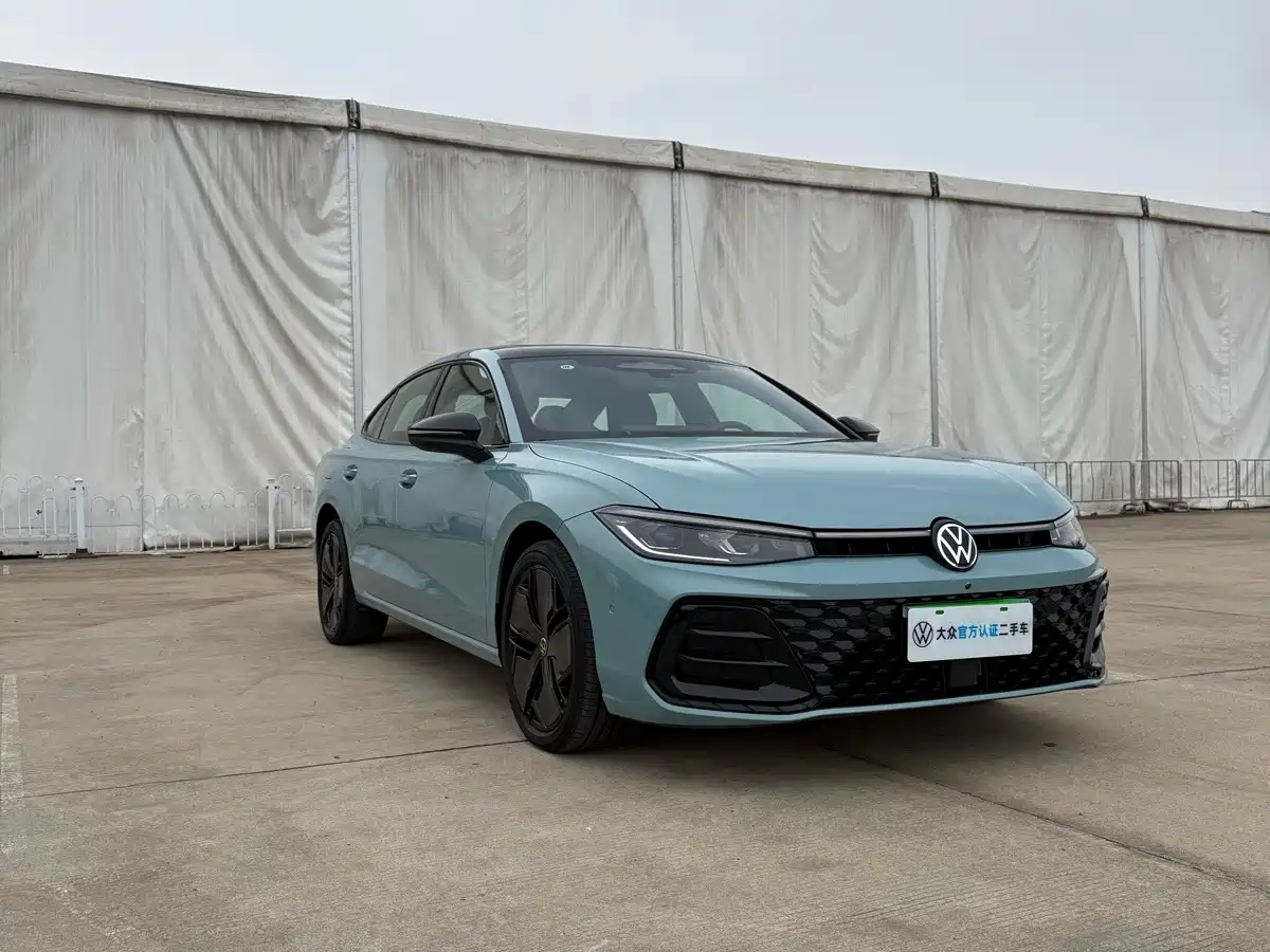 Volkswagen Passat 2024