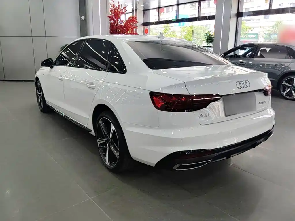 Audi A4 2025