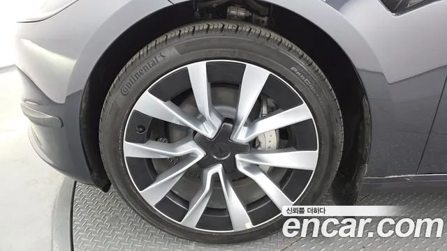 Tesla Model 3 2024
