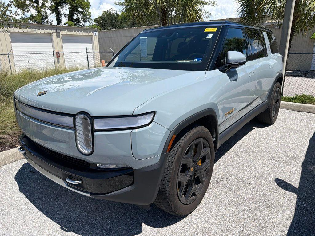 Rivian R1S 2023