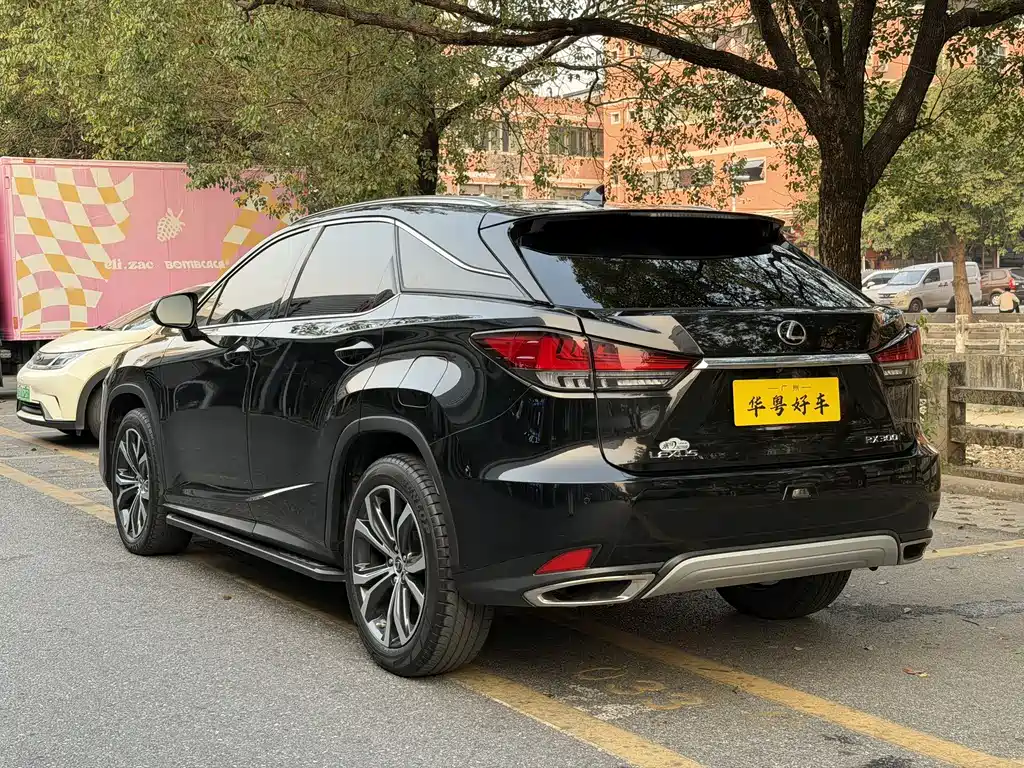 Lexus RX 2022