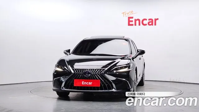 Lexus ES 2021