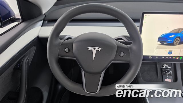 Tesla Model Y 2024