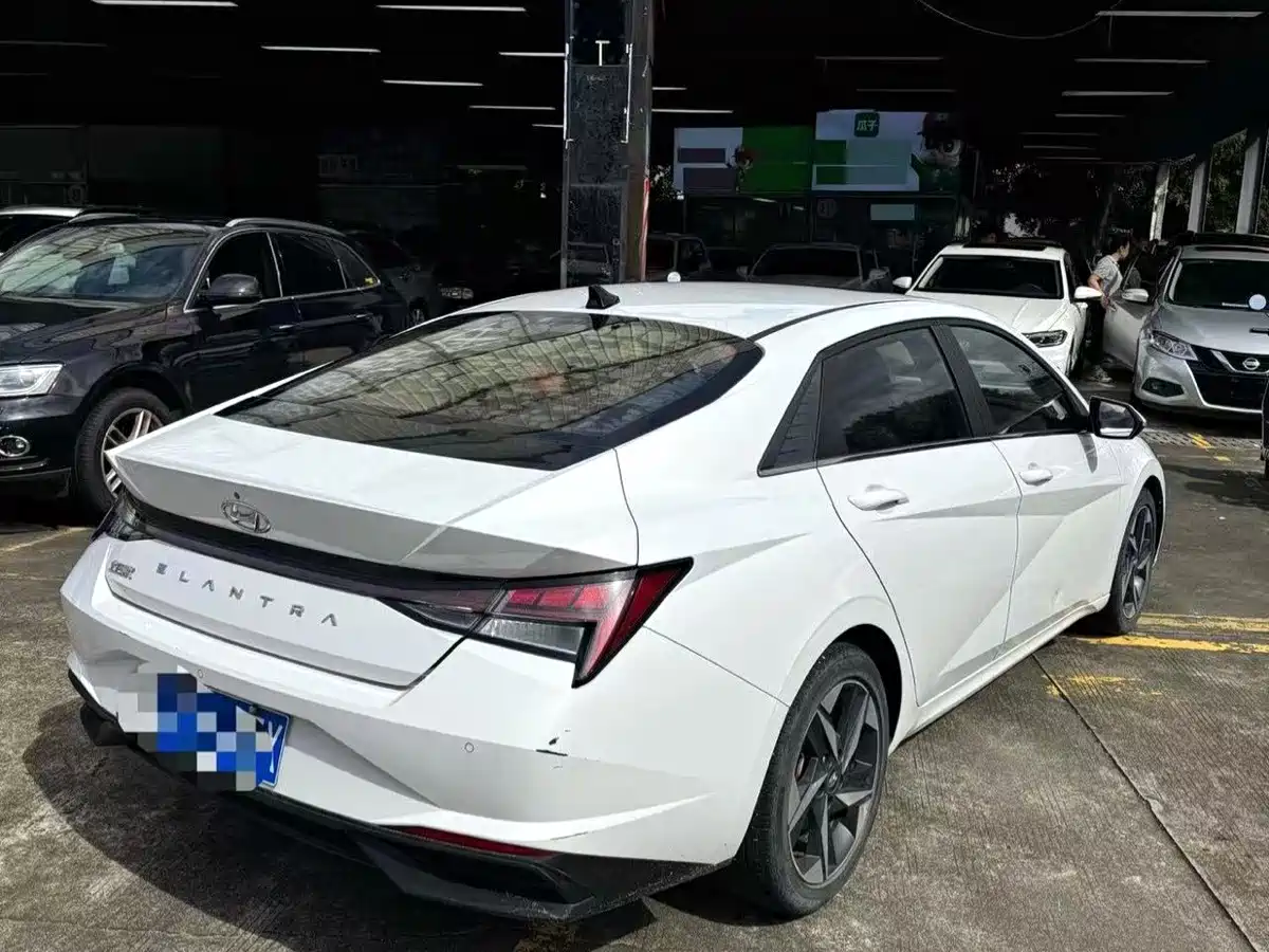 Hyundai Elantra 2021