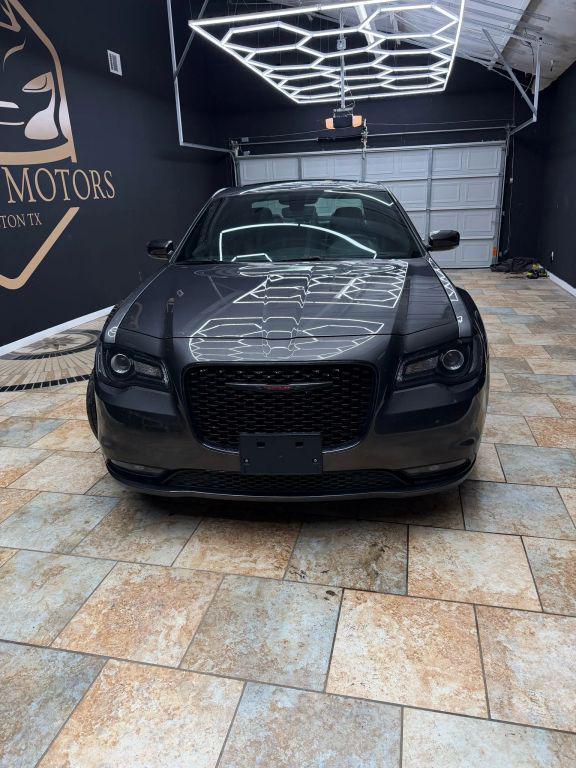 Chrysler 300 2023