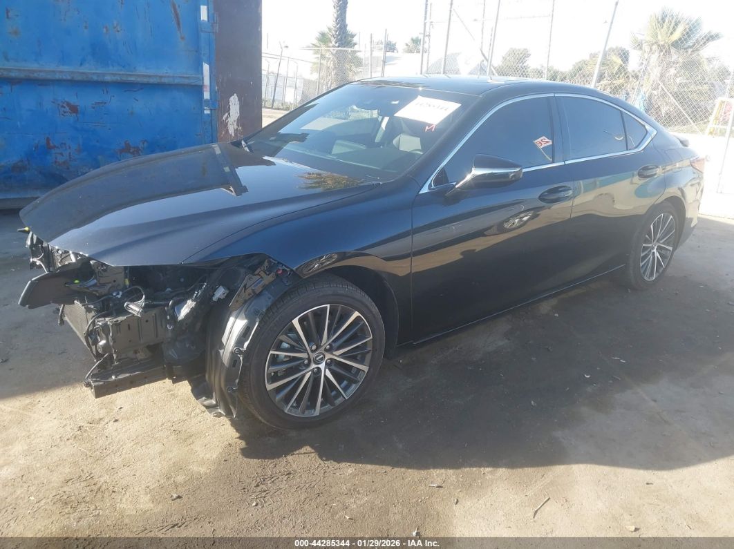 Lexus ES 2025