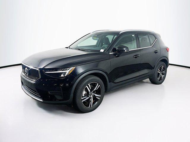 Volvo XC40 2025