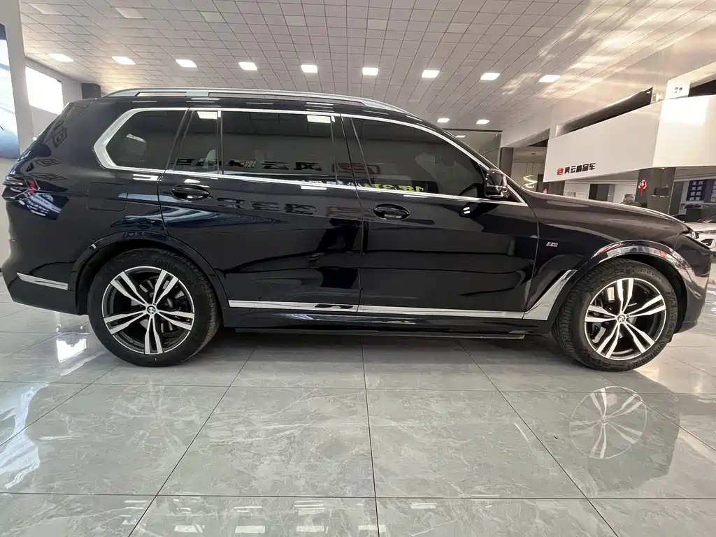 BMW X7 2023