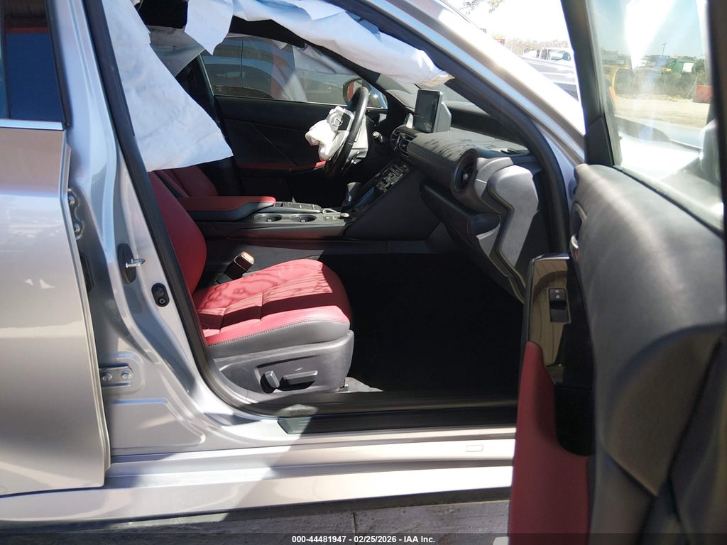 Lexus IS 300 2025