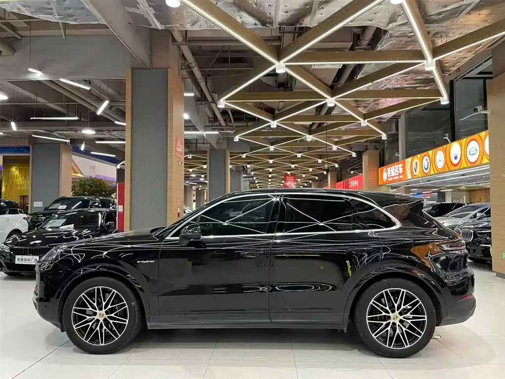 Porsche Cayenne 2023