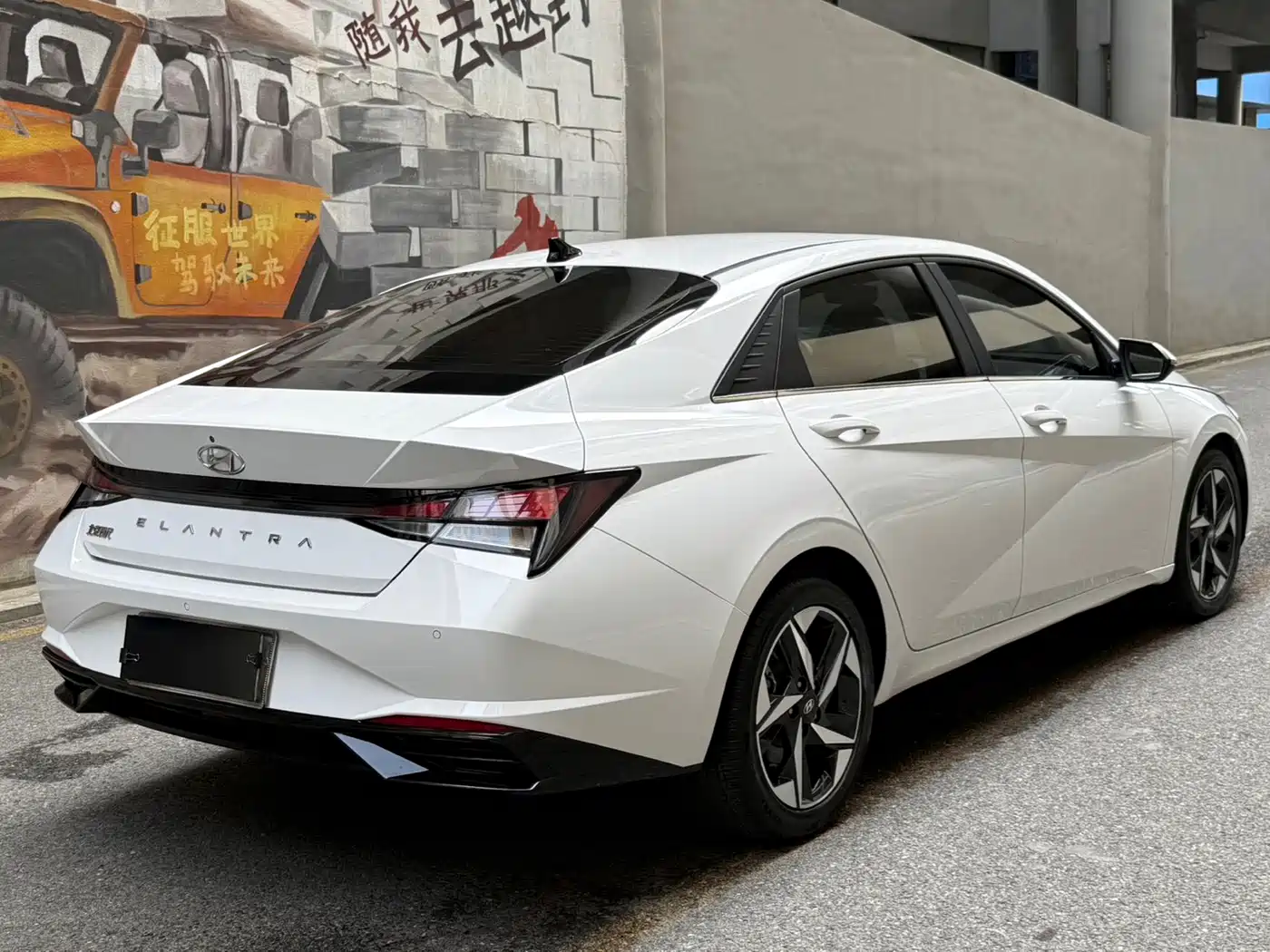 Hyundai Elantra 2023