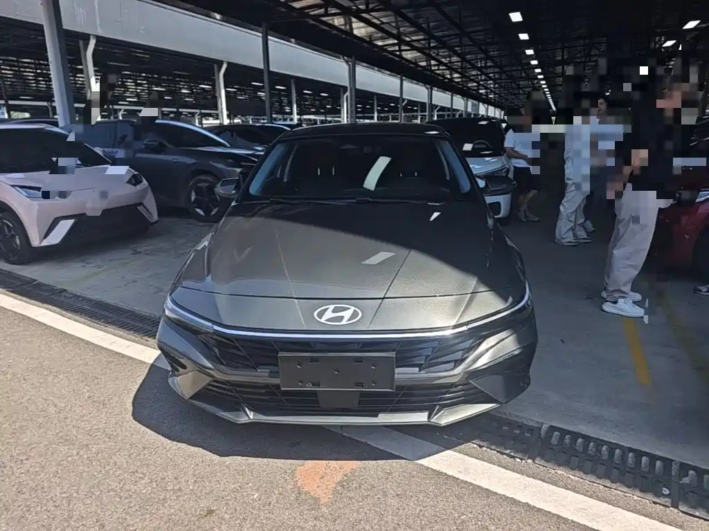 Hyundai Elantra 2025