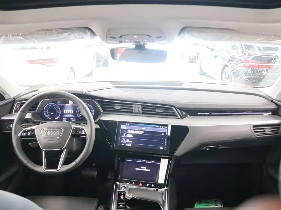 Audi e-tron 2025