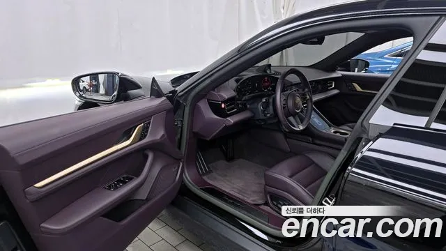 Porsche Taycan 2023