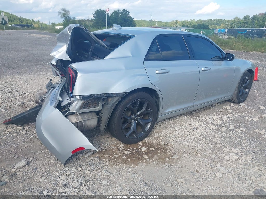 Chrysler 300 2021