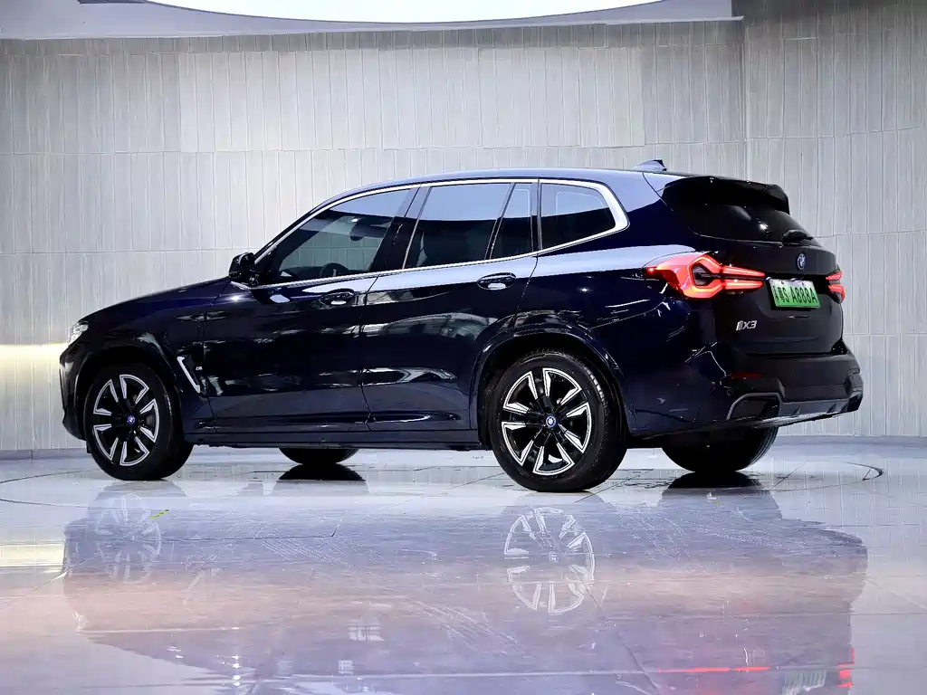 BMW iX3 2022