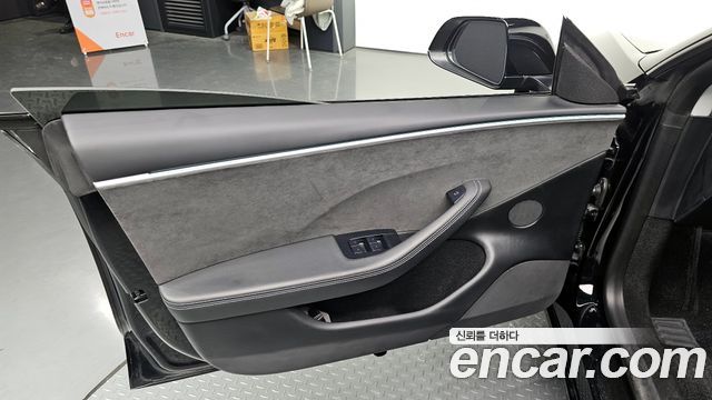 Tesla Model 3 2024