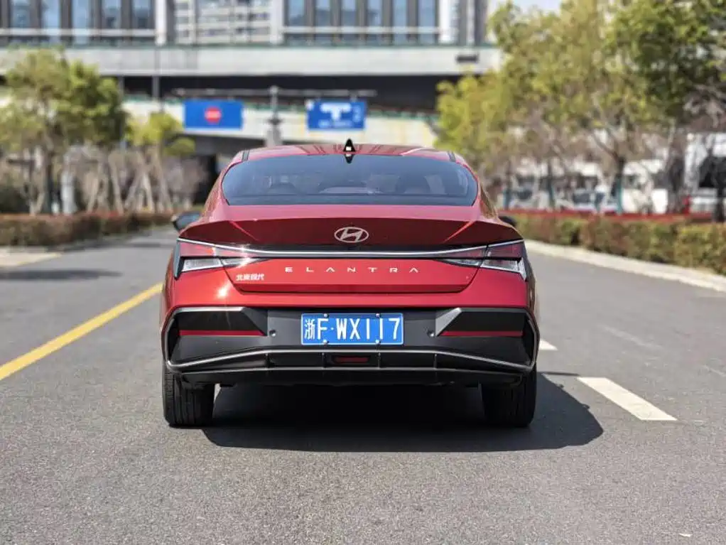 Hyundai Elantra 2024