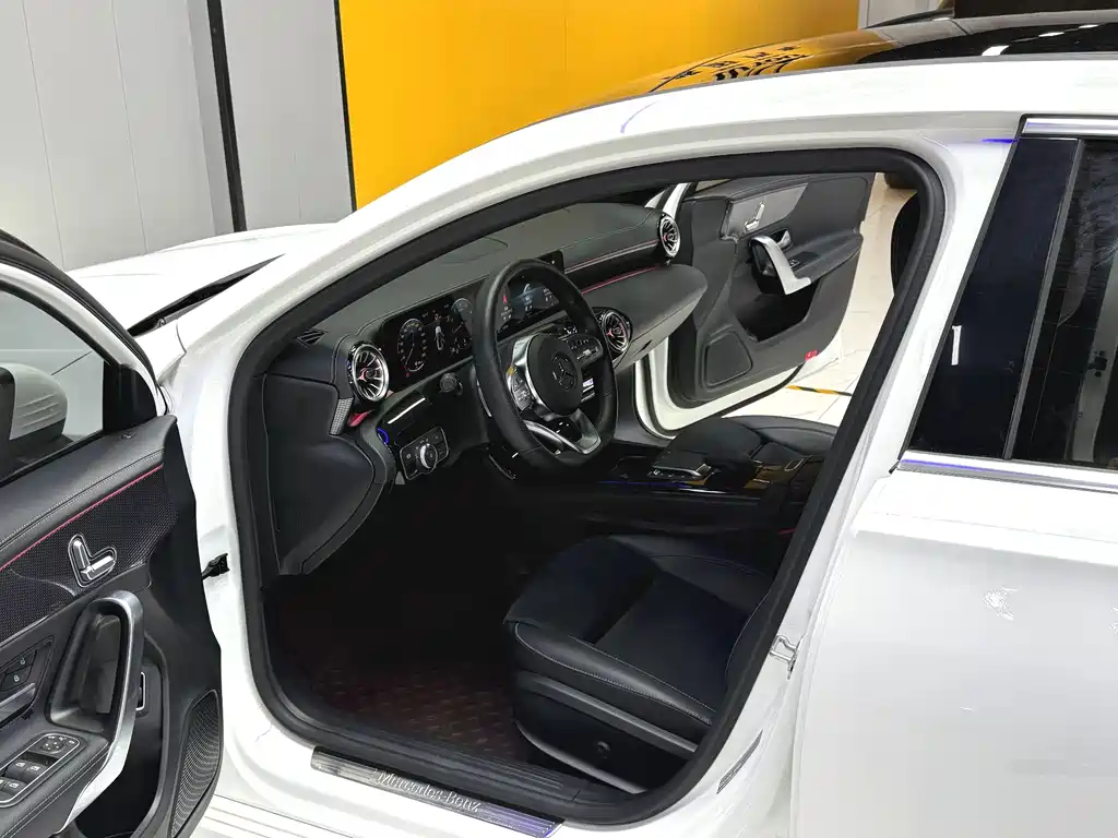 Mercedes-Benz A-Класс 2021