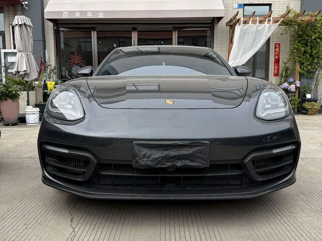 Porsche Panamera 2022