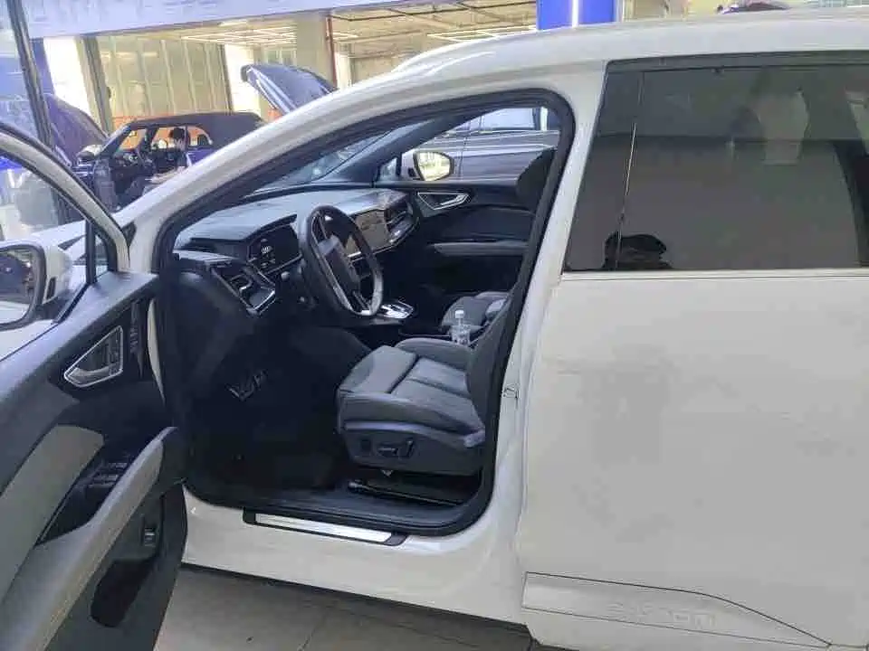 Audi Q4 e-tron 2023