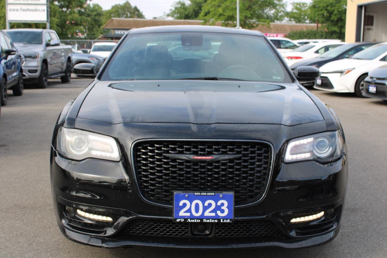 Chrysler 300 2023