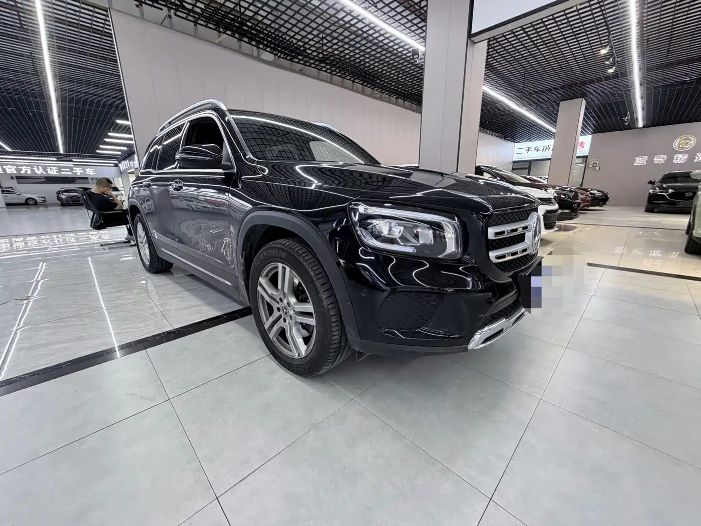 Mercedes-Benz GLB 2023