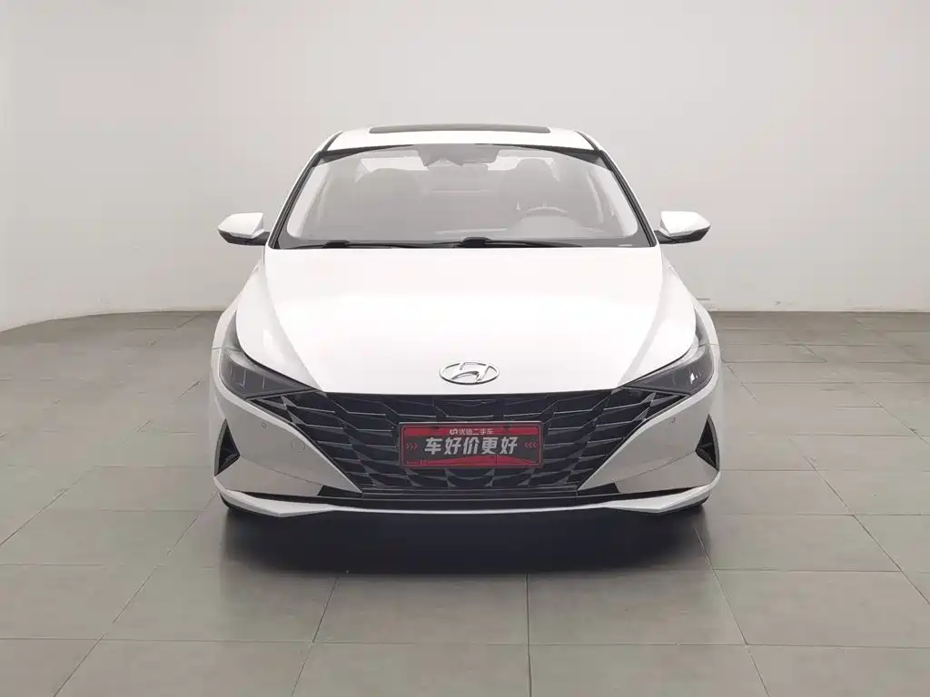 Hyundai Elantra 2022
