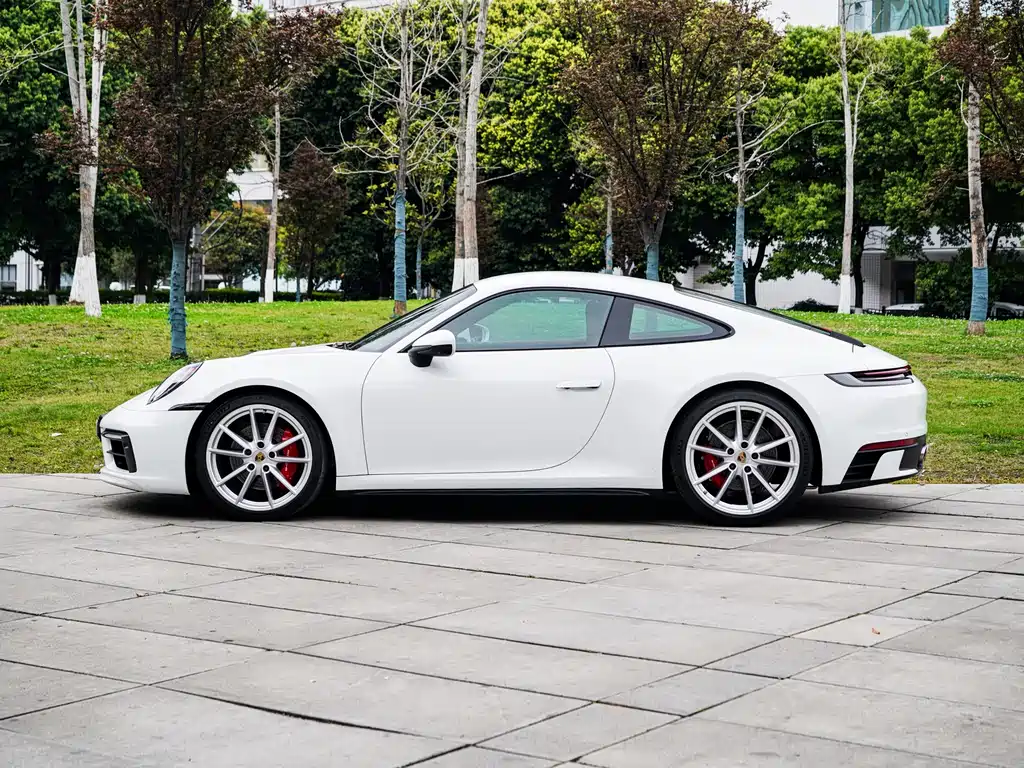 Porsche 911 2023