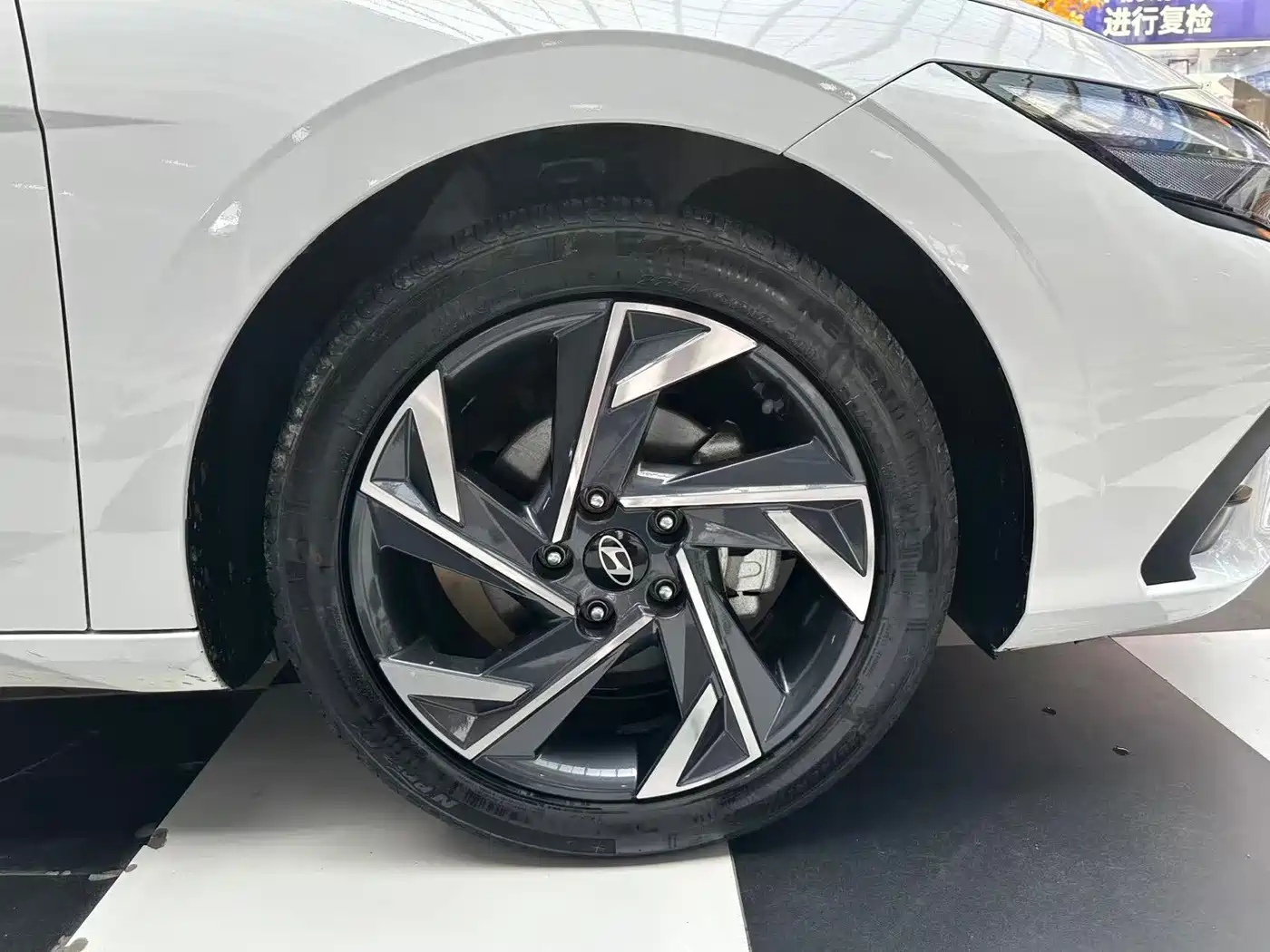 Hyundai Elantra 2023