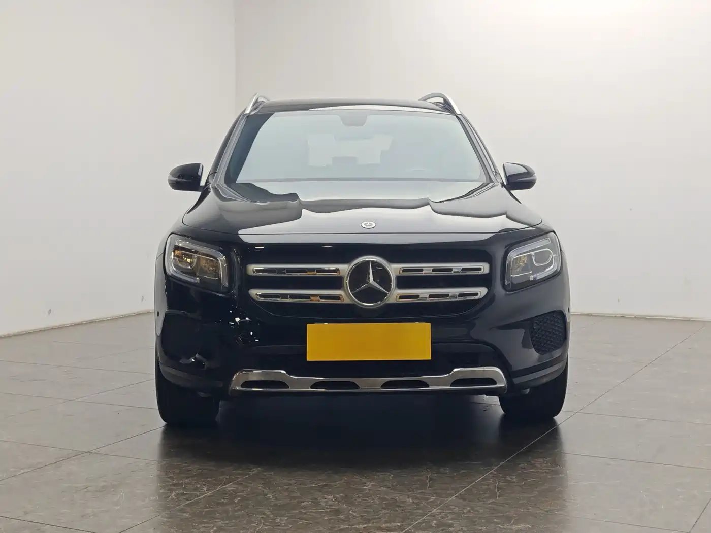Mercedes-Benz GLB 2023