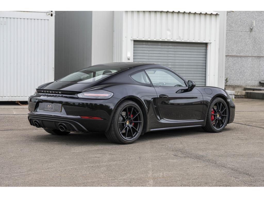 Porsche Cayman 2021