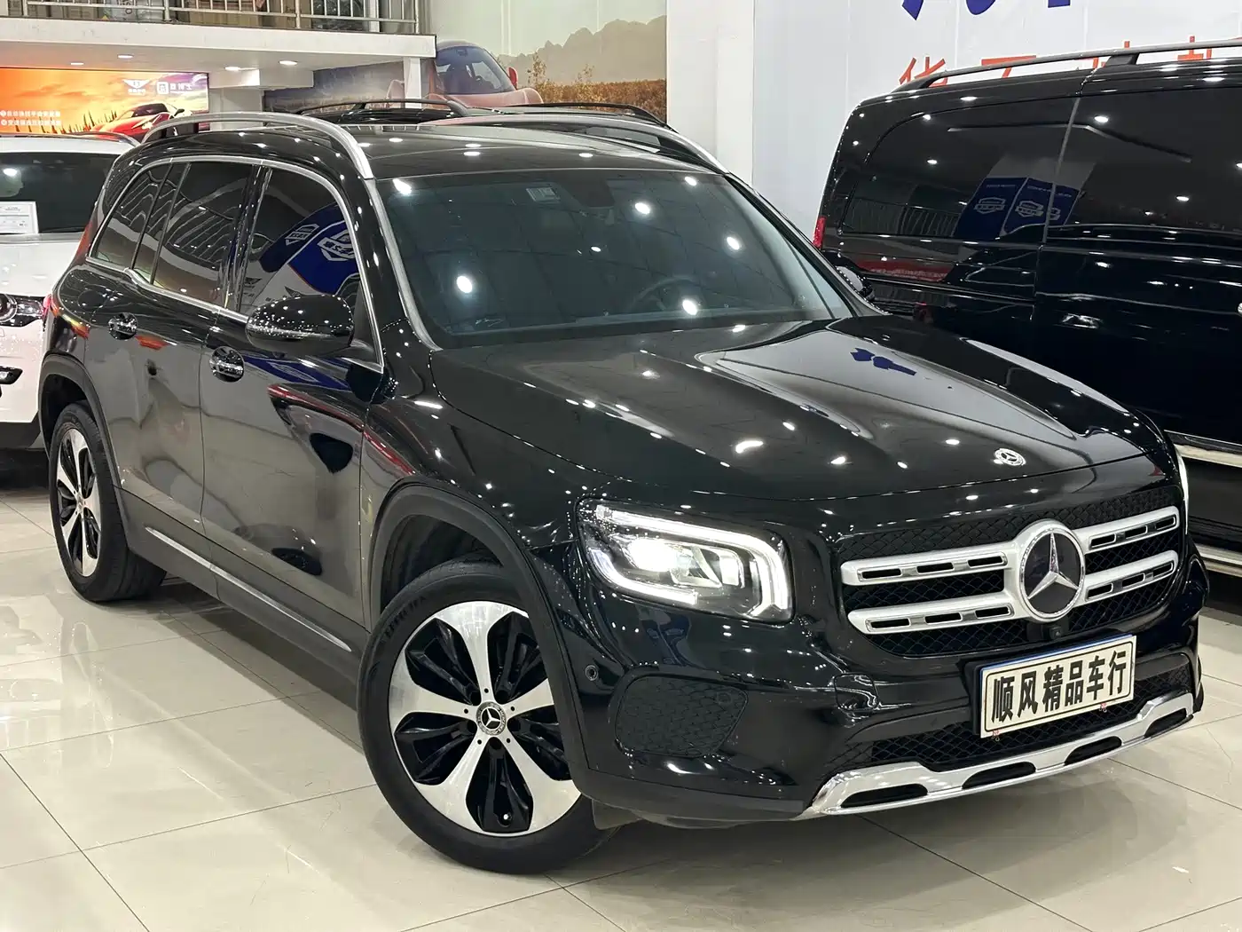 Mercedes-Benz GLB 2023