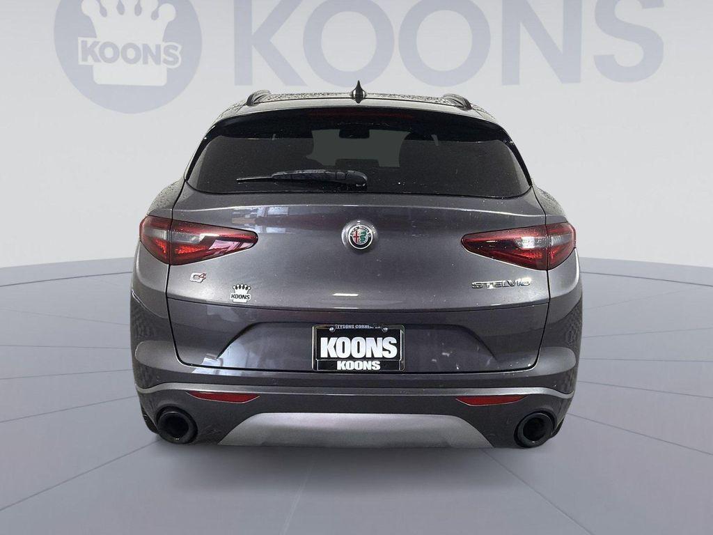 Alfa Romeo Stelvio 2023