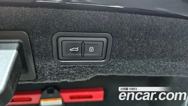 Audi A8 2021