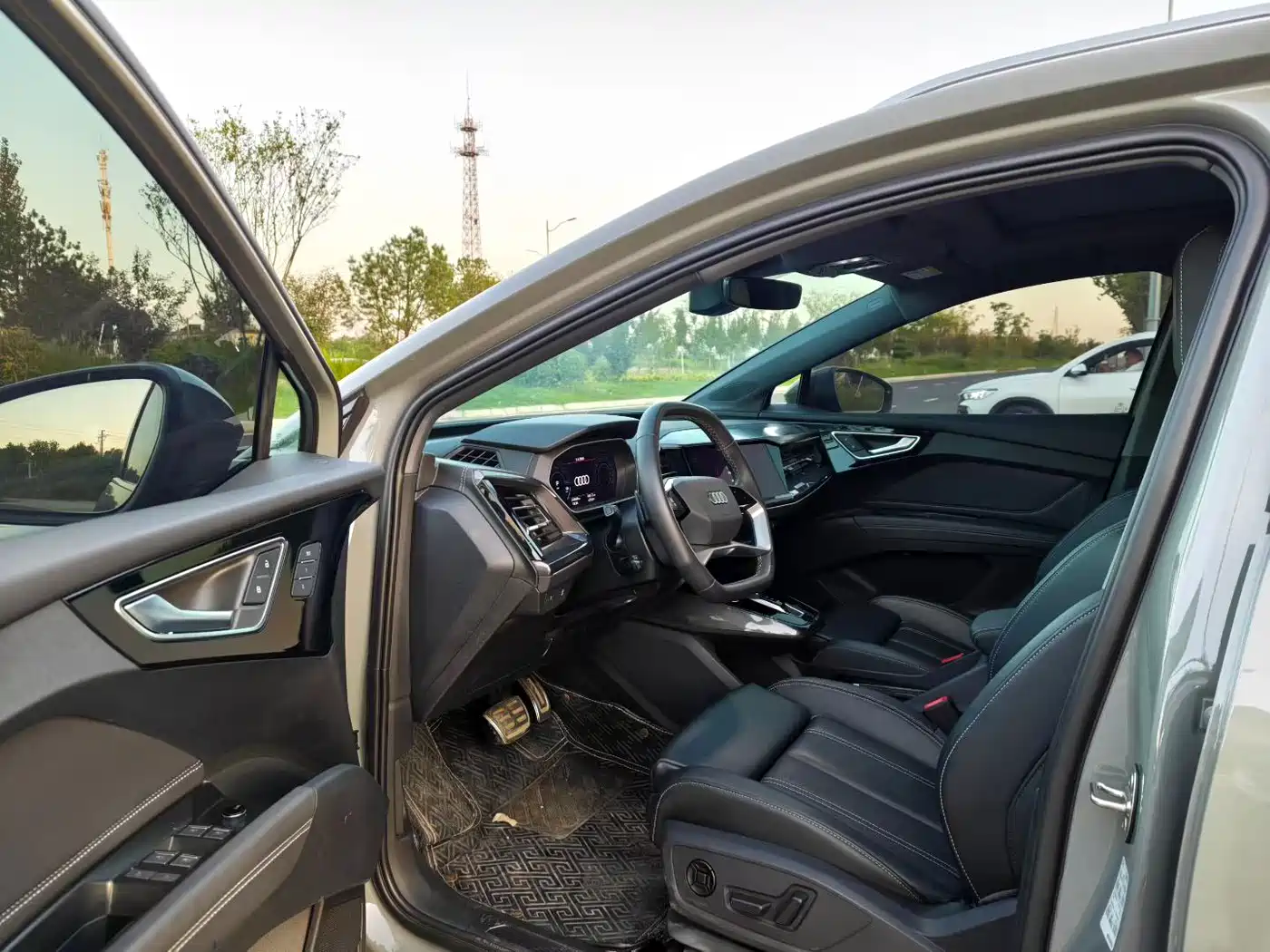 Audi Q4 e-tron 2024