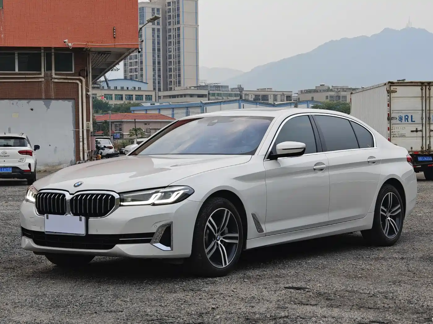BMW 5 серии 2023