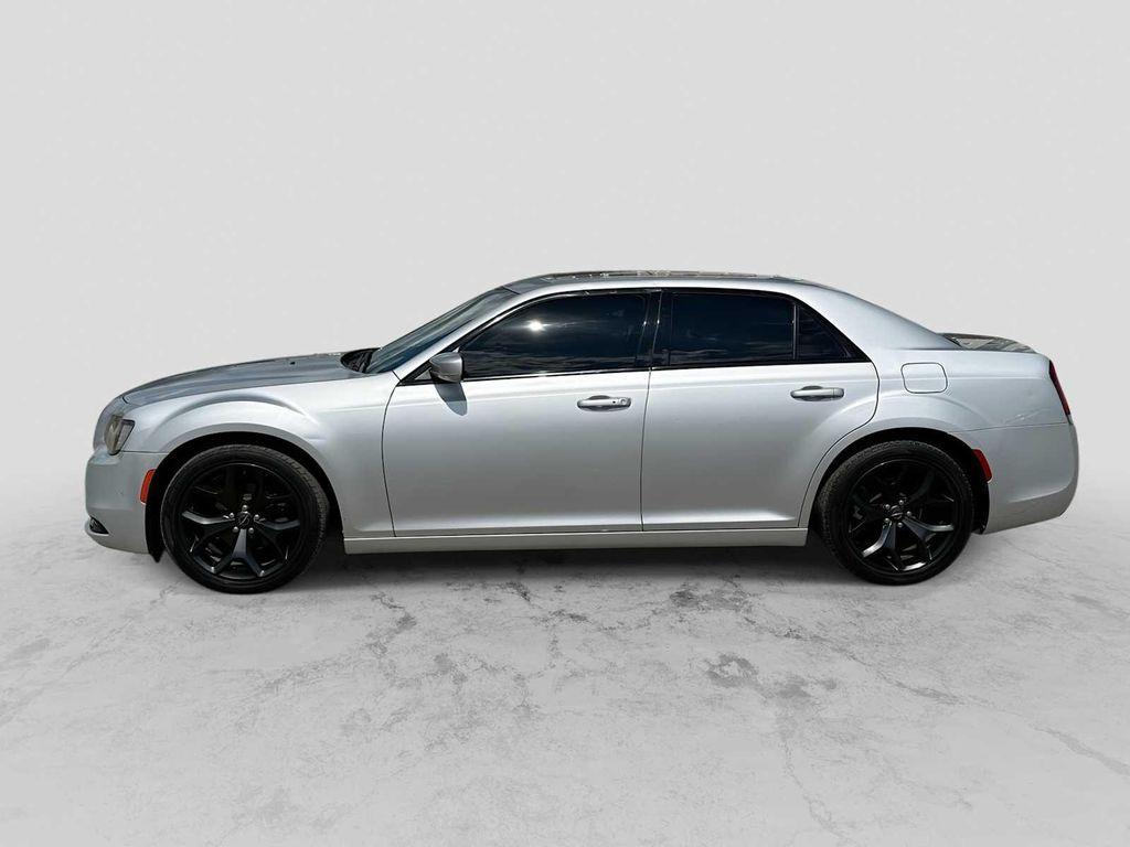 Chrysler 300 2021
