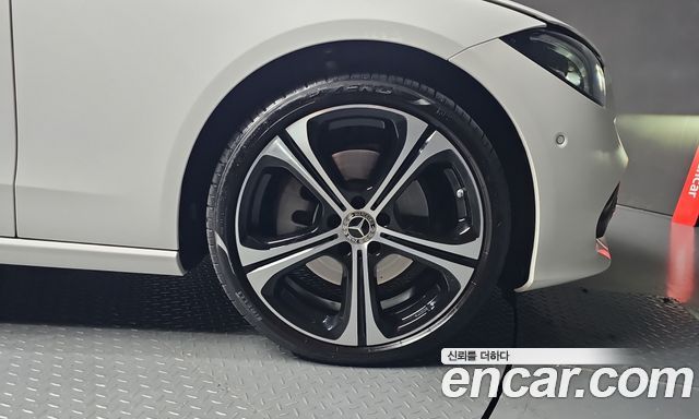 Mercedes-Benz C-Класс 2023