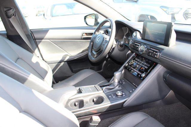 Lexus IS 300 2023