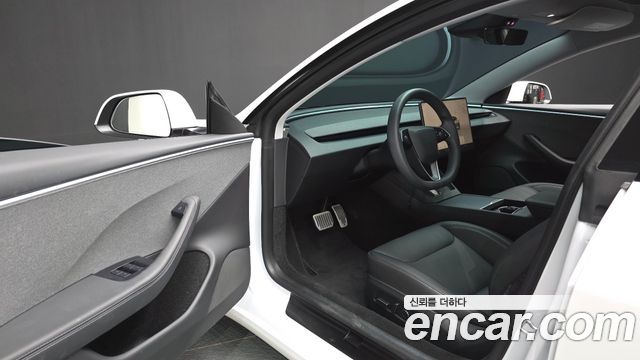 Tesla Model 3 2024