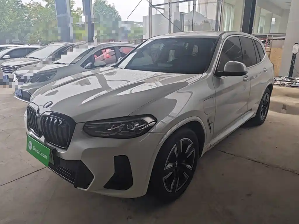 BMW iX3 2024